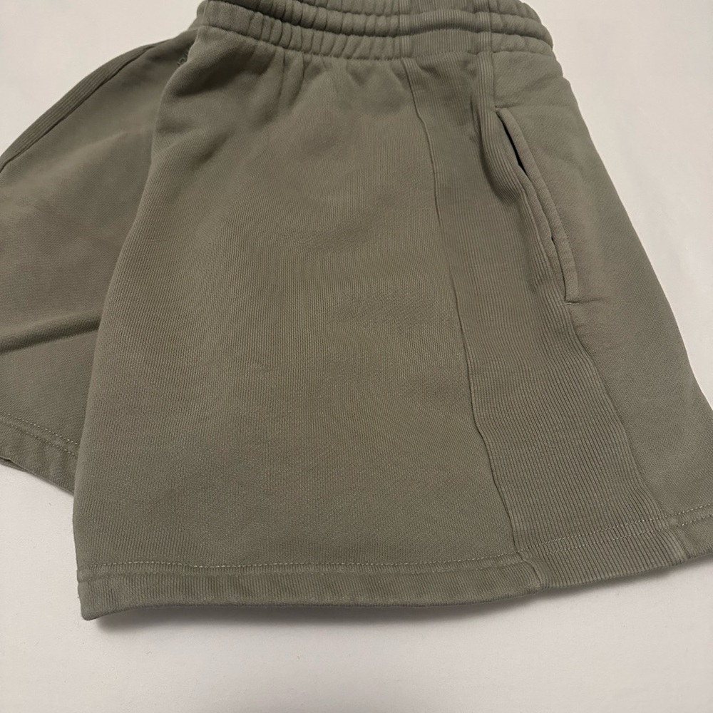 Aritzia TNA cozy fleece boyfriend sweatshort